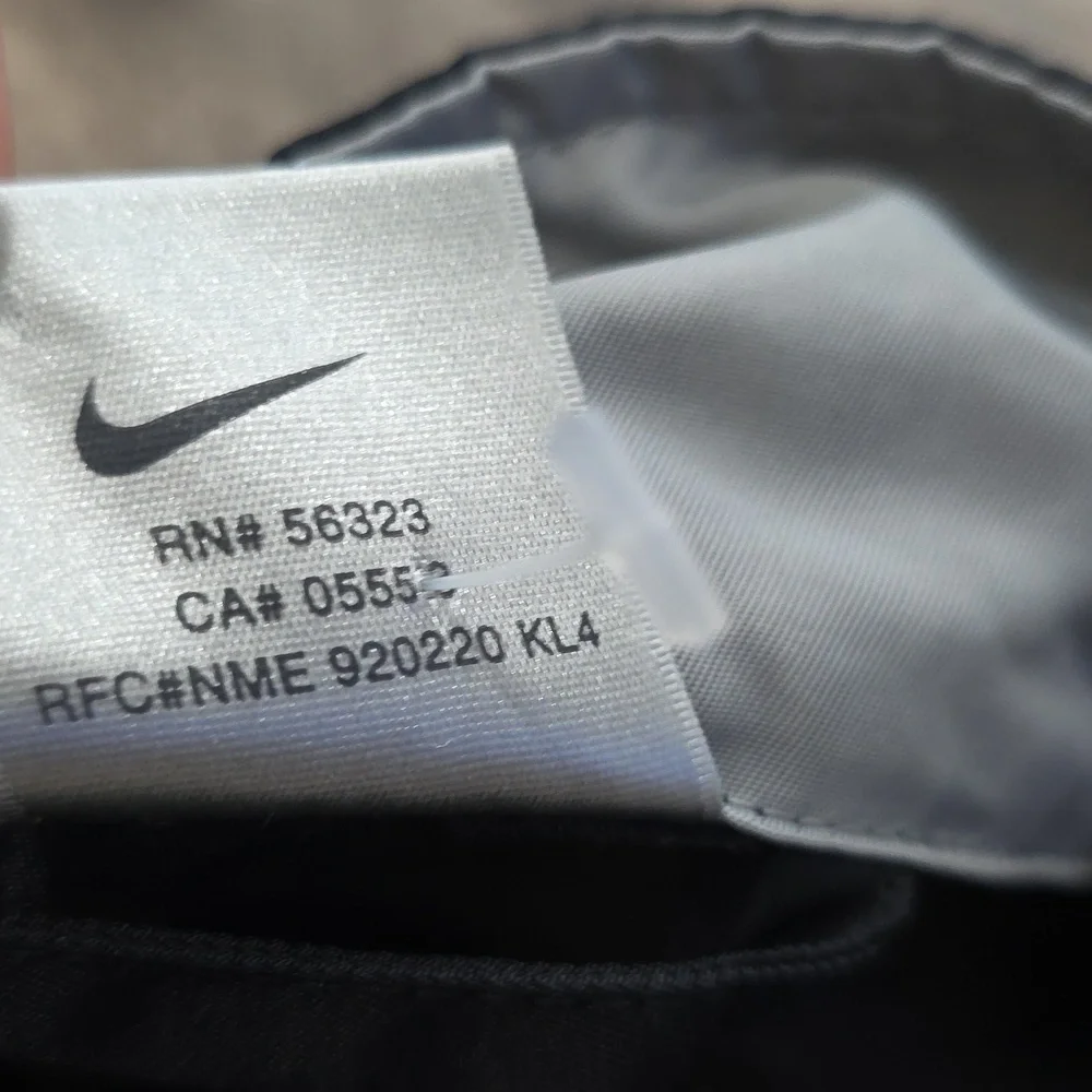 Nike Nylon Jacket Shell Black Zip Front & Zip cuffs. Covered placket